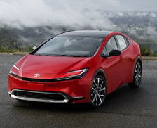 V (XW60) — 2023 — 2025